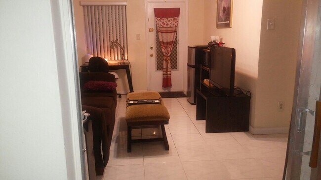 Private Entrance - 8404 NW 59th Ct