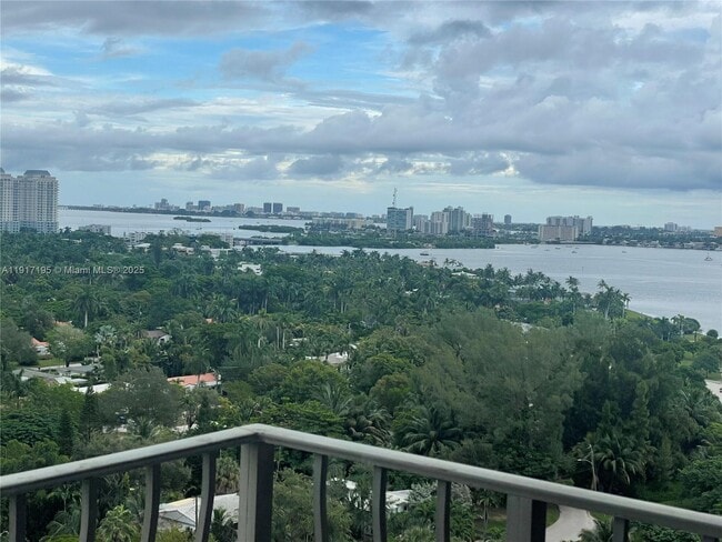 Building Photo - 780 NE 69th St