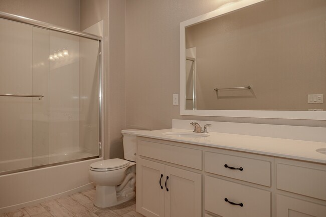 Building Photo - 196 E Main Ave