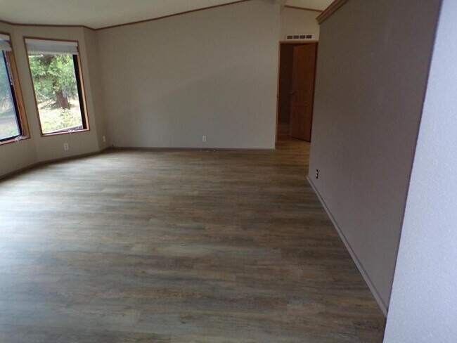 Building Photo - 4590 US-20