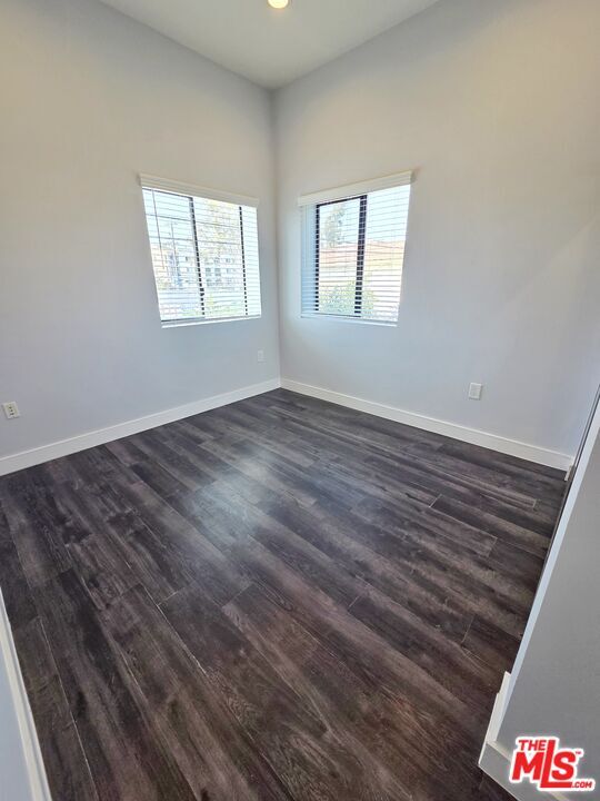 Building Photo - 2651 S Hobart Blvd