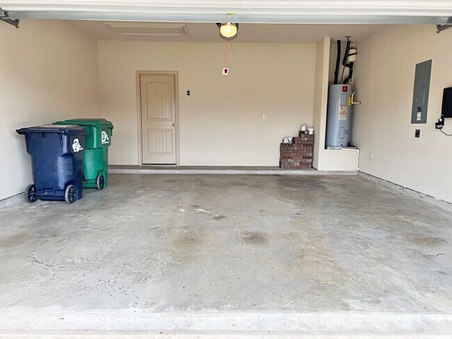 Building Photo - Great 3 Bdrm 2 Bath Home w Study in Argyle Tx