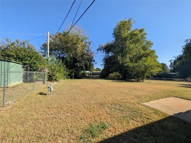 Building Photo - 1404 Heather Ln