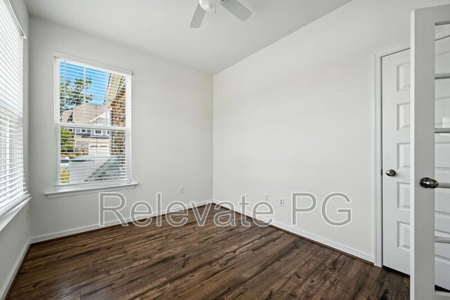 Building Photo - 9893 Honeybee Dr