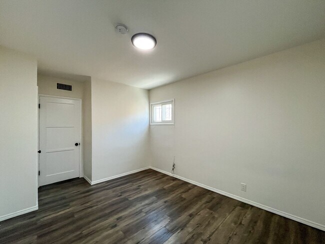 Building Photo - 3401 W 84th Pl