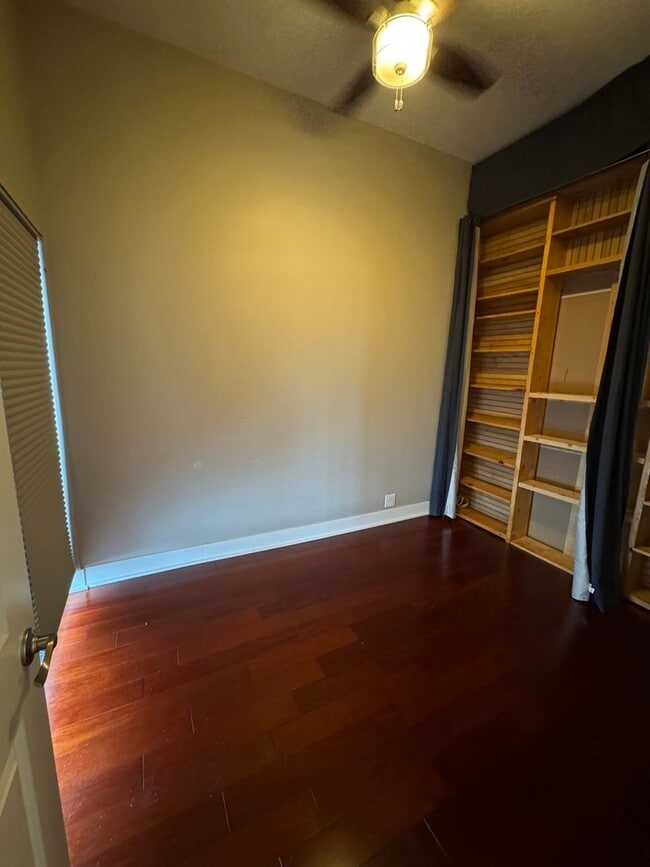 Building Photo - 5048 N Marine Dr