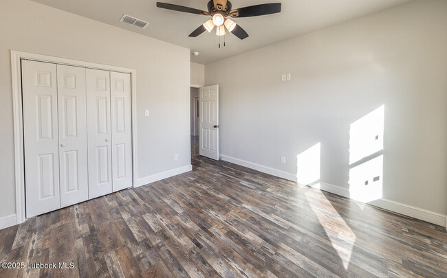 Building Photo - 1808 Ross Ave