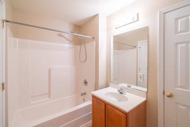 Building Photo - Charming 3 Bedroom, 2 Bathroom Home in Matthews!