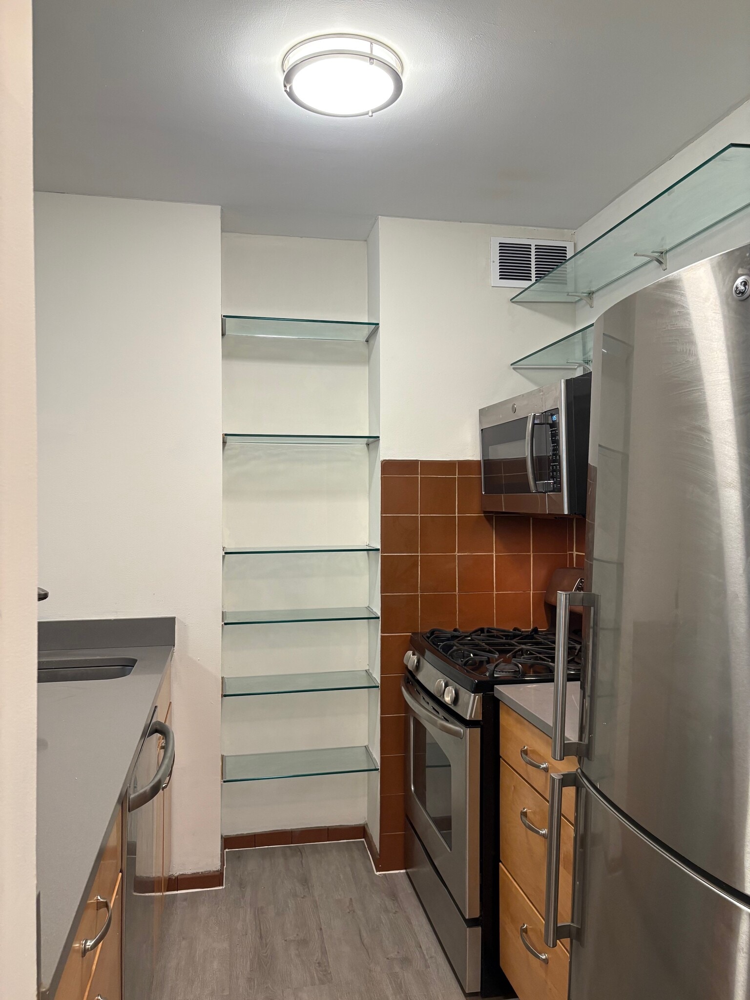 Building Photo - 300 Albany St