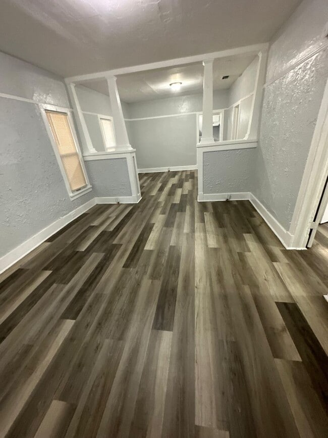 Building Photo - Fully Renovated 2/1 -Single Family Availab...