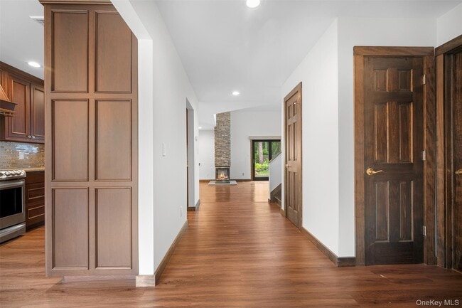 Building Photo - 4 Hidden Pines Way
