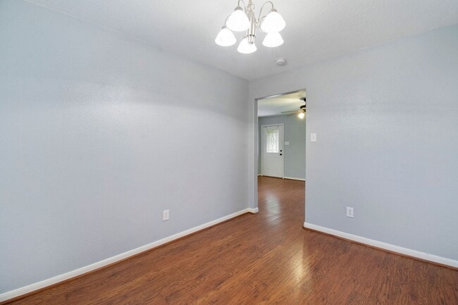 Building Photo - 10629 Royal Cavins Dr
