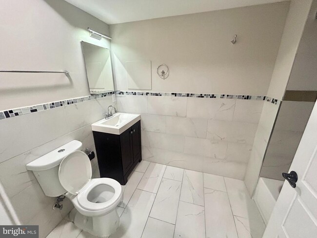 Building Photo - 439 Wiota St