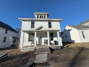 Building Photo - 1826 Whipple St