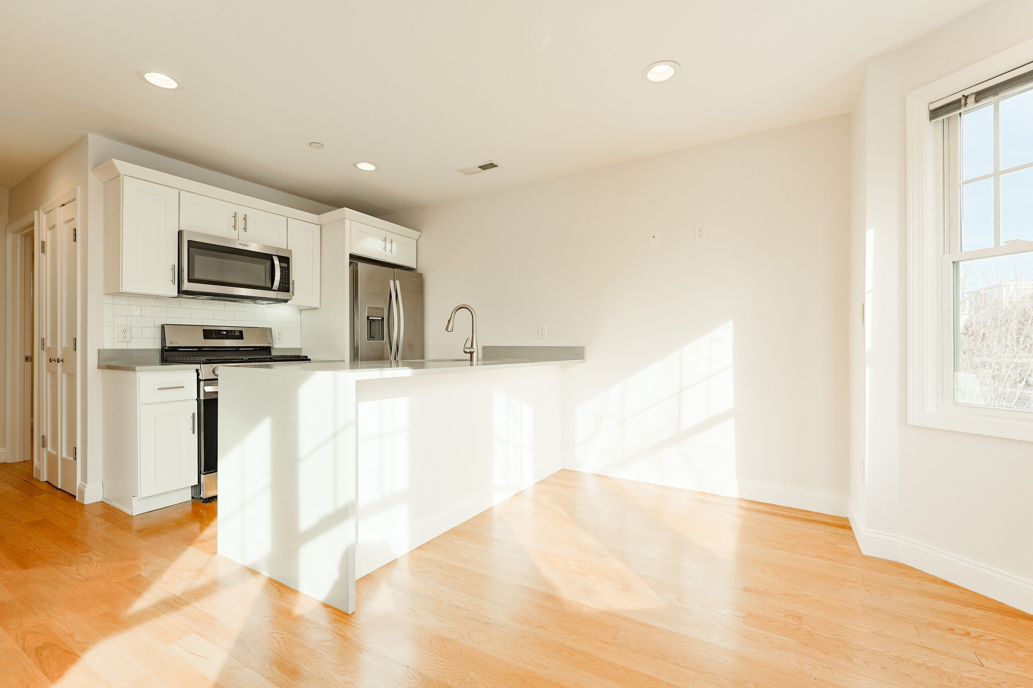 Building Photo - 375 Dorchester St