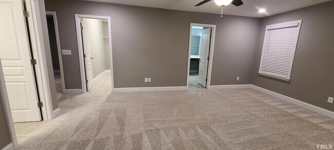 Building Photo - 529 Buhrstone Dr