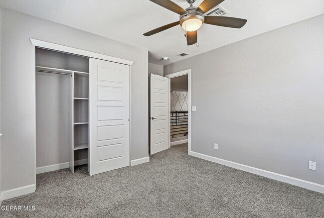 Building Photo - 13082 Oakhampton Ave