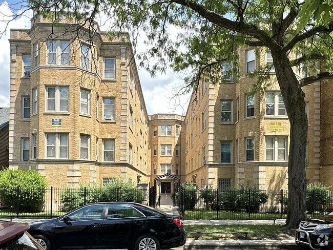 Building Photo - 4831 N Springfield Ave