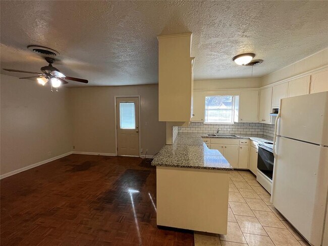 Building Photo - 1508 Southern Heights Ave