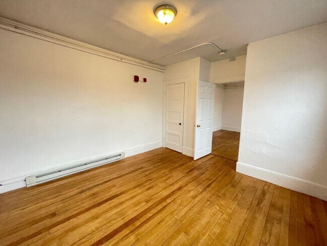 Building Photo - 459 Beech St