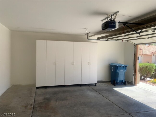 Building Photo - 8112 Sunset Mill Dr