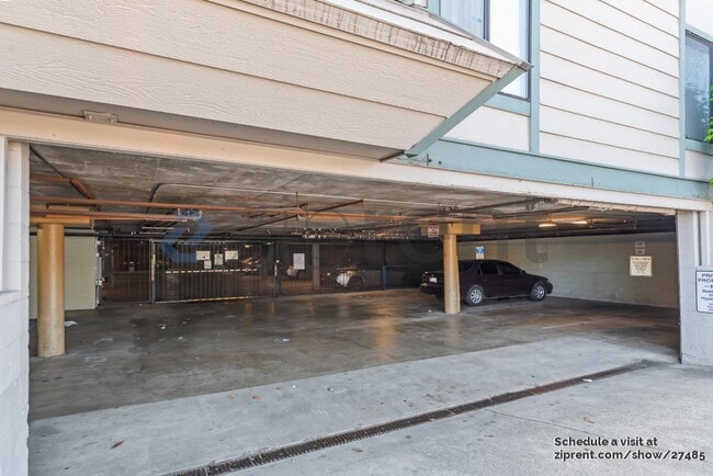 Building Photo - 2077 Washington Ave