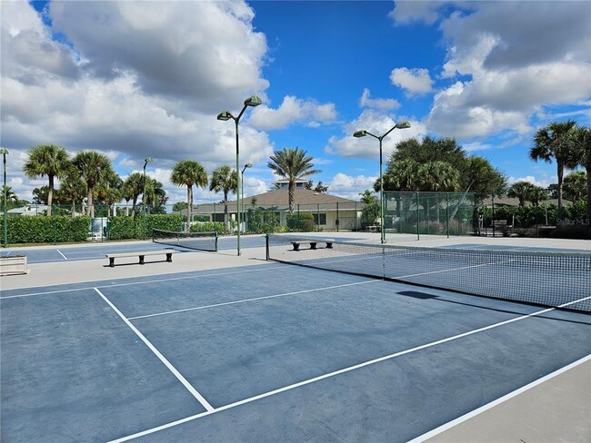 Building Photo - 920 Onager Ct