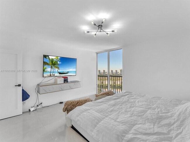 Building Photo - 19707 Turnberry Way