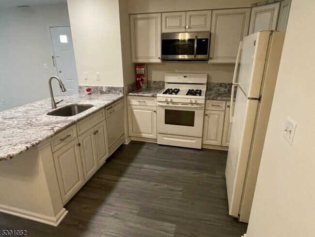 Building Photo - 181 Blew Ct