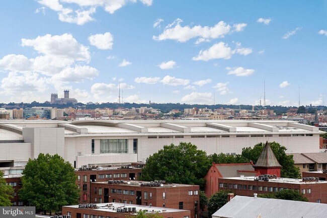Building Photo - 440 L St NW