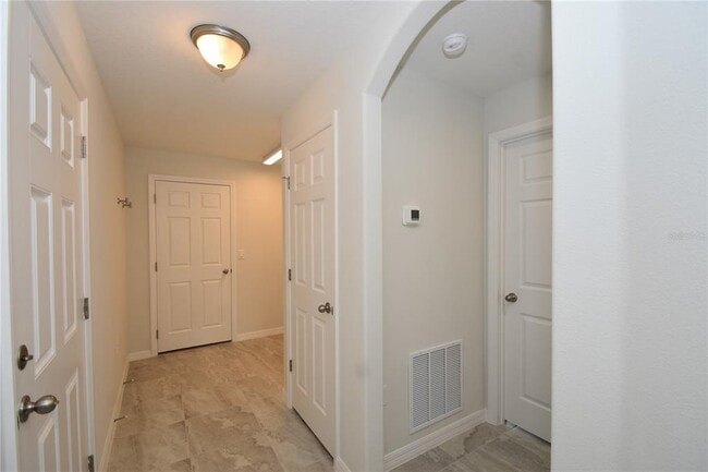 Building Photo - 11 Buttonwood Ln