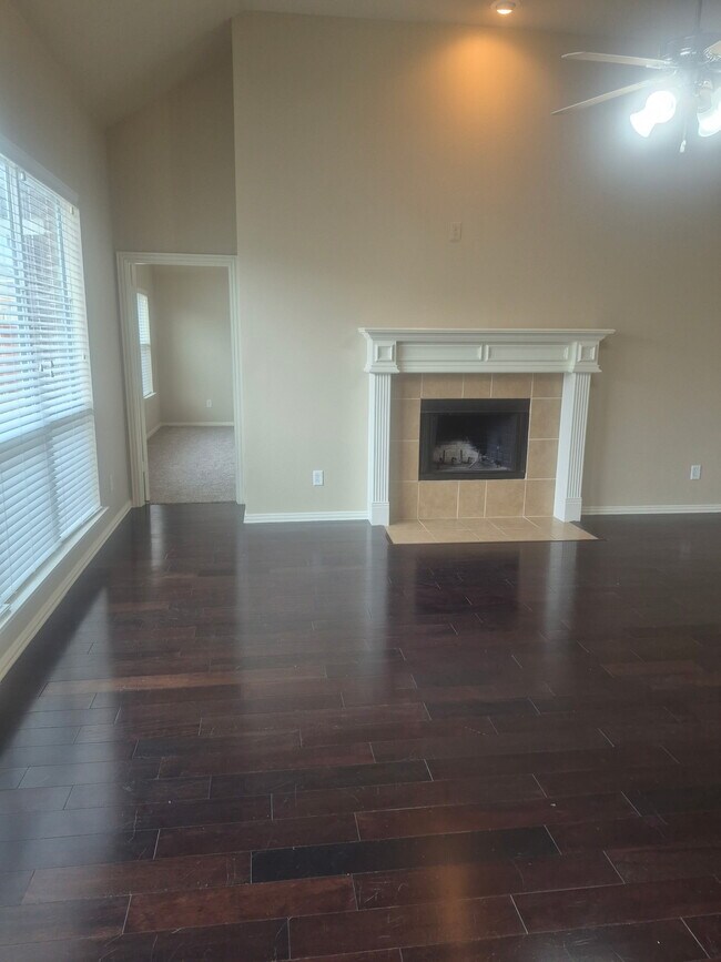 Building Photo - 709 Shady Meadow Ln