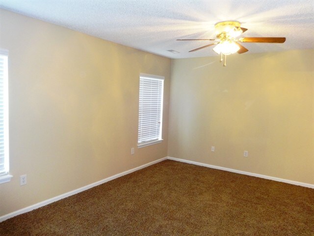 Building Photo - 114 Elbow Cir