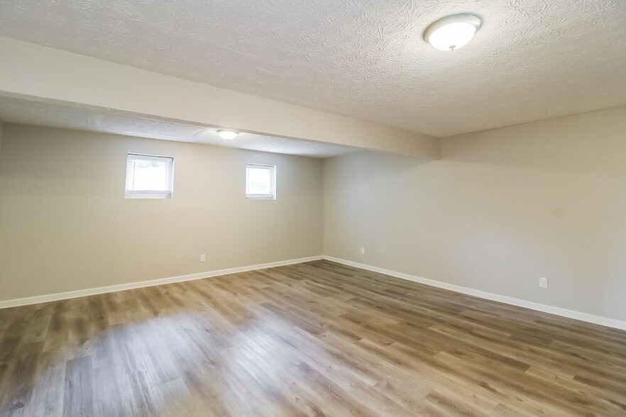 Building Photo - 1218 Raleigh Way NW