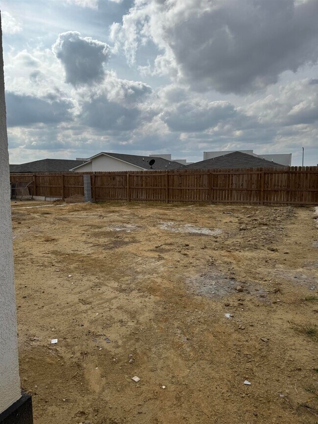 Building Photo - 4214 Gavilan Dr