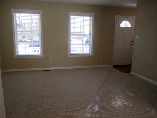 Living Room Area - 131 Whisper Ridge Dr