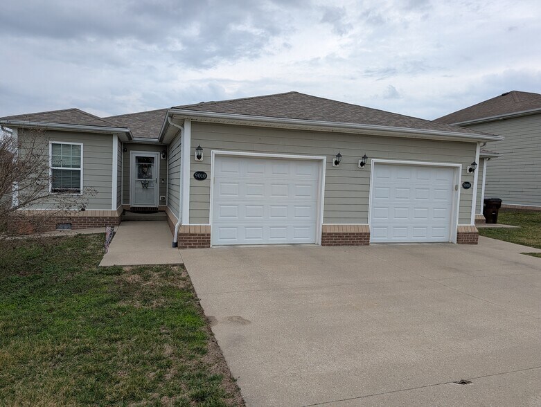 Building Photo - 9008 Landon Ln