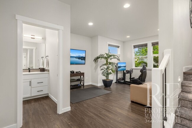 Building Photo - 1762 NE Crystallia Ct