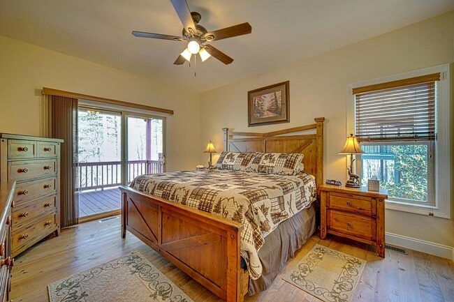 Building Photo - 329 Arrowood Pointe