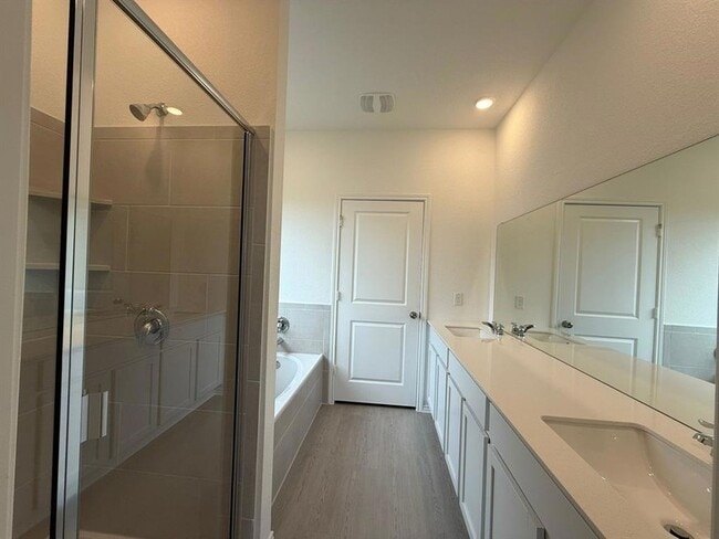 Building Photo - 203 Herald Dr