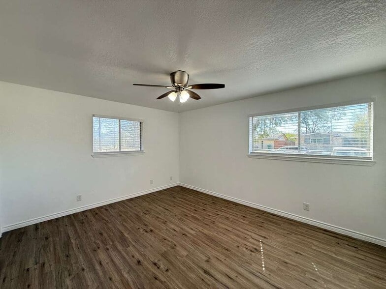 Building Photo - 317 E Lindbergh Blvd