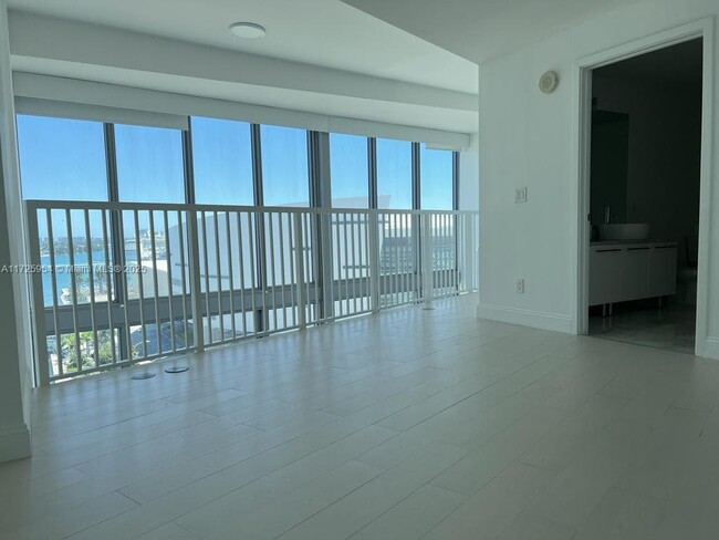 Building Photo - 888 Biscayne Blvd