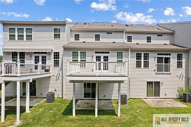 Building Photo - 89 Isabelle Ct