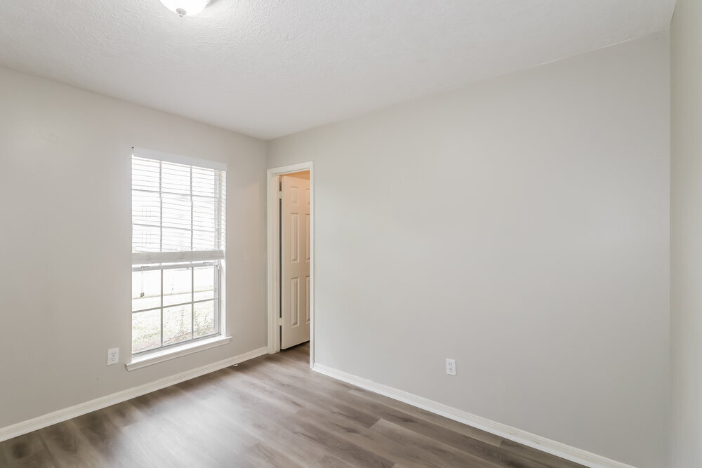 Building Photo - 3217 Lee Cir