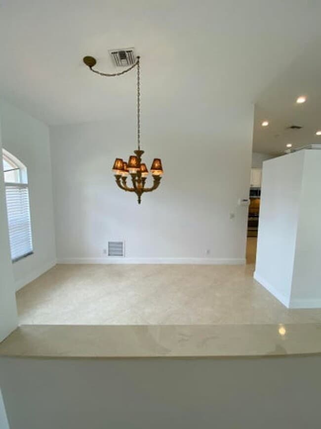 Building Photo - 4593 Bucida Rd