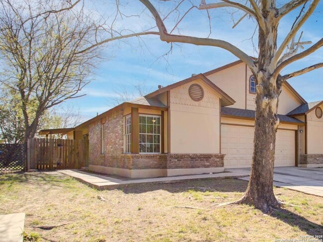 Building Photo - 5279 Meadow Rise St