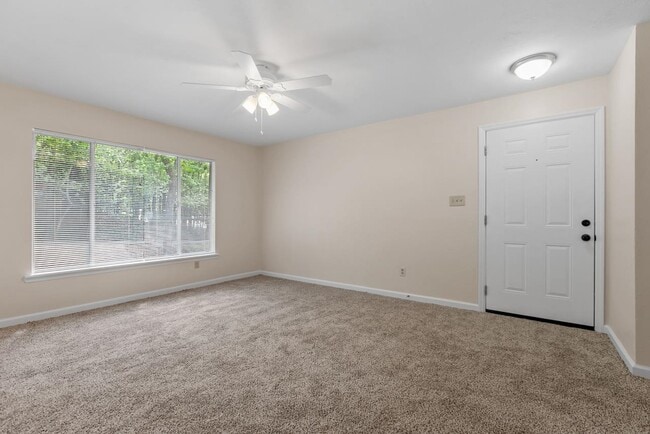Building Photo - 2188 Claremont Ln