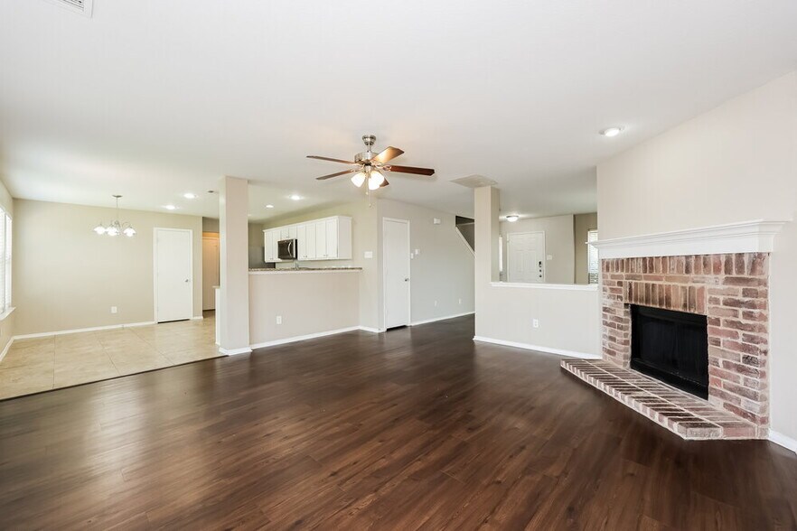 Building Photo - 9316 Liberty Crossing Dr