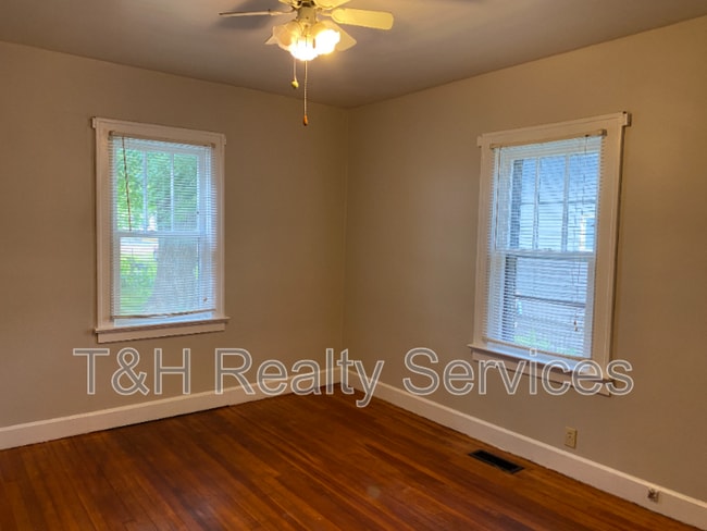 Building Photo - 6158 Winthrop Ave