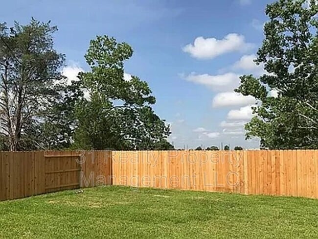 Building Photo - 18435 Weeping Spring Dr